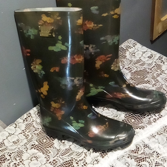 NWOT floral rain boots - Picture 2 of 5